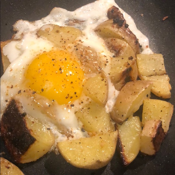 Meet your Posher, Becca - Picture 1 of 1